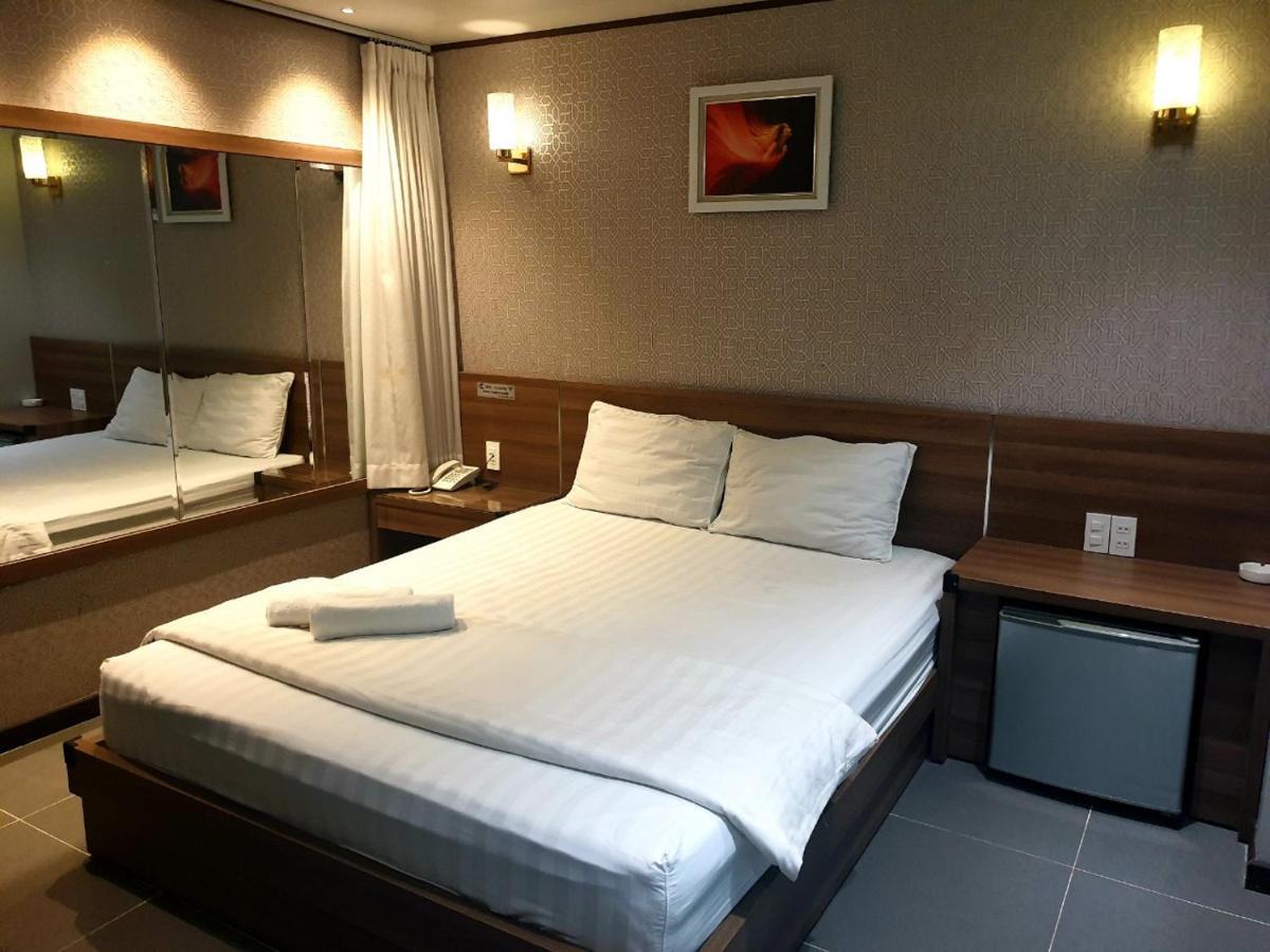 Reddoorz Premium Cloud 9 An Nhon Hotel Ho Şi Min Dış mekan fotoğraf